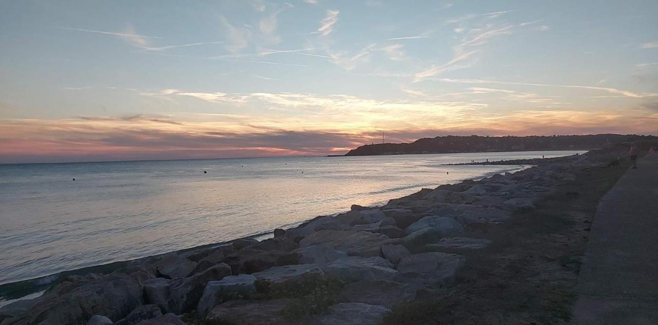 Le Balcon De Jersey - Face A La Mer Saint-Jean-de-la-Rivière Exteriér fotografie